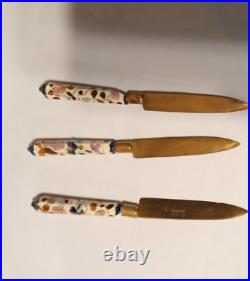 1880s Nürnberg GG Leykauf SET OF THREE PORECLAIN FLORAL PATTERNED HANDLED KNIVES