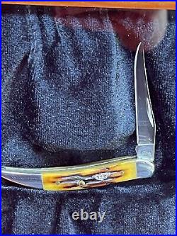 Case XX Set of 4 Dr Amber Pocket Knives USA Wood Showcase Pisplay