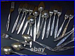 Valiant Plate Spring Day EPNS 26 Cutlery Set Priestley- Moore Sheffield England