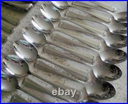 Wallace 18/10 Stainless Flatware Williamsport Pattern Glossy 68 Pieces